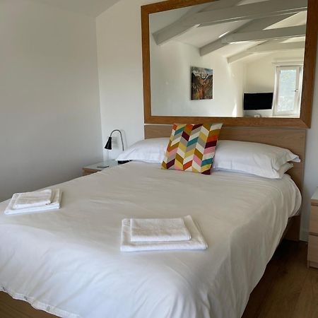 Spacious Lodge With King Sized Bed Инверари Экстерьер фото