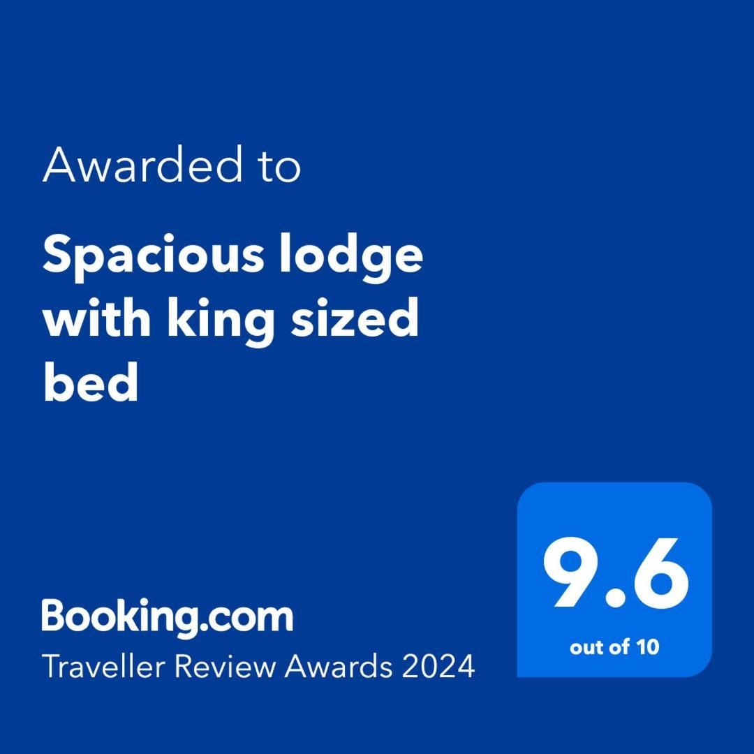 Spacious Lodge With King Sized Bed Инверари Экстерьер фото