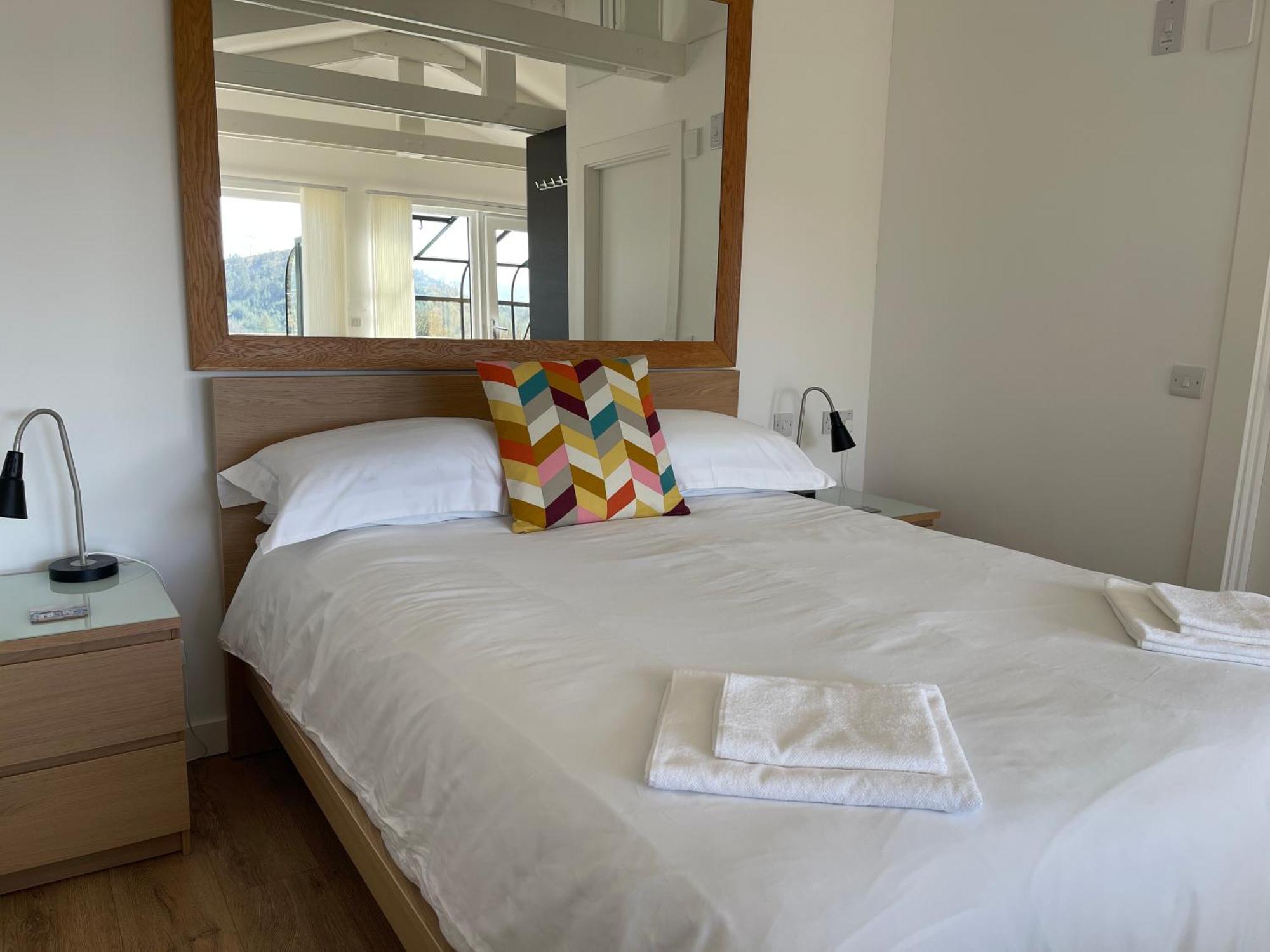 Spacious Lodge With King Sized Bed Инверари Экстерьер фото