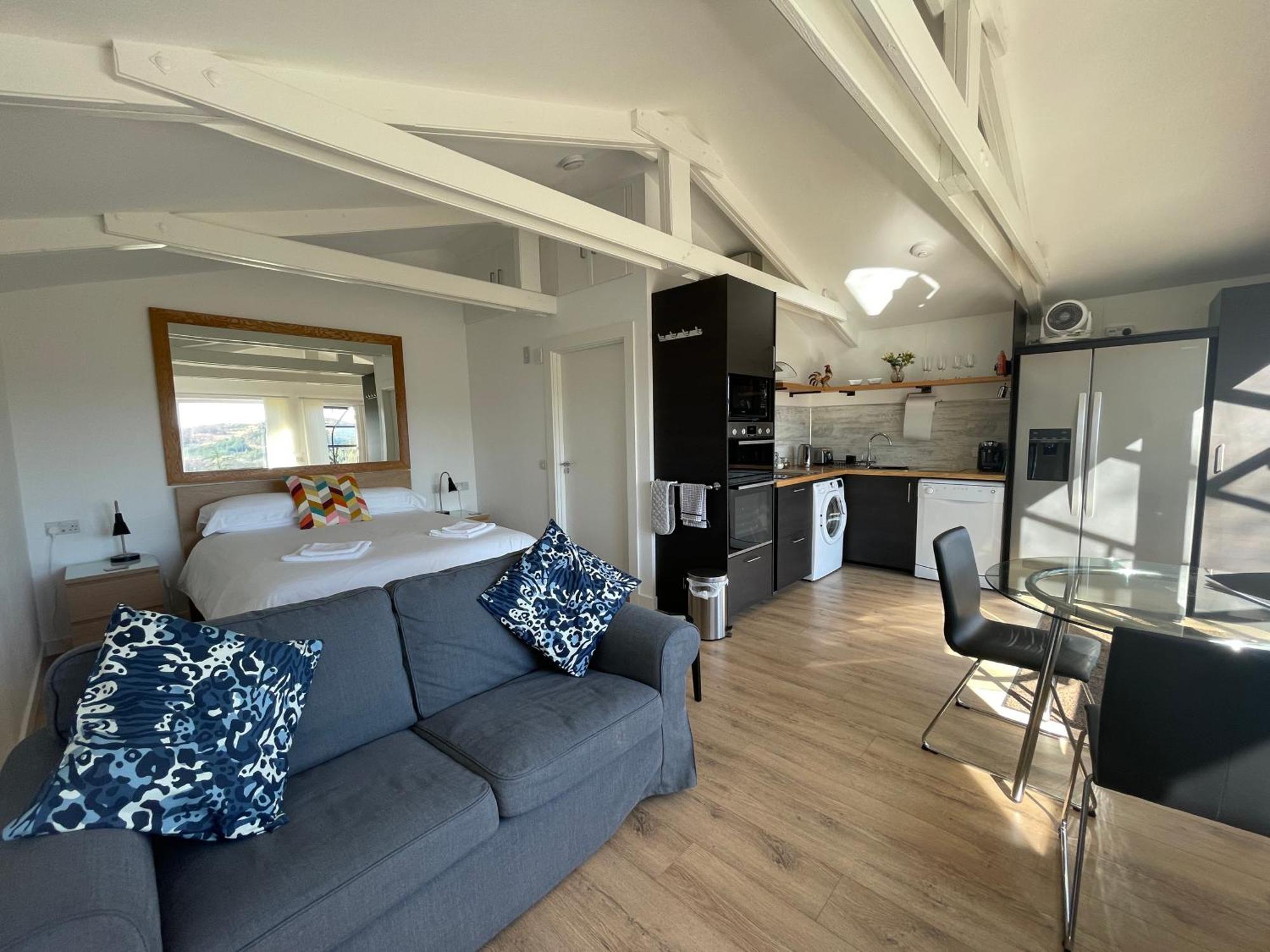 Spacious Lodge With King Sized Bed Инверари Экстерьер фото